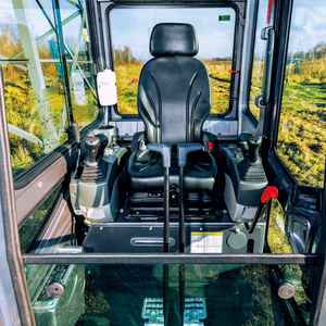 Mejor Oferta: Miniexcavadora Sunward SWE25UF con Motor Yanmar y Tren de Rodaje Ajustable para Acceso en Sitios Reducidos - Product Image 2