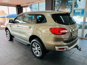 Auto Usado de Calidad a Precio Accesible, Ford Everest 2019 2.0D Bi-Turbo XLT Automático con Volante a la Derecha - Product Image 6