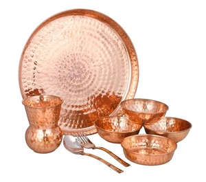 Ensemble d'assiettes en cuivre antique écologique Fabriqué à la main 7 pièces Thali en cuivre Assiette décorative Ensemble Thali en cuivre pur - Product Image 3