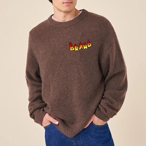 Suéteres de hombre de Mohair de color sólido con logotipo bordado personalizado de alta calidad, suéter borroso de punto con cuello redondo, suéter holgado cálido para hombre - Product Image 1