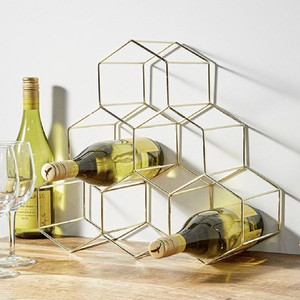 Casier à vin moderne en nid d'abeille géométrique en or, design compact et artistique, contient plusieurs bouteilles, disponible au prix de gros - Product Image 2