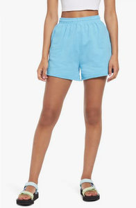 Shorts en tissu éponge pour femmes de qualité supérieure, couleur personnalisée, design élégant d'été, prix bas, tendance, séchage rapide, respirant, poches latérales - Product Image 5