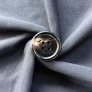 Boutons en corne de buffle traditionnels polis à la main pour manteaux, blazers et vêtements d'hiver, écologiques et durables - Product Image 5