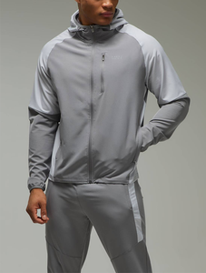 Nouvel ensemble de jogging 2 pièces léger et respirant en nylon pour homme, avec patchwork personnalisé, fermeture éclair, réfléchissant et coupe-vent, comprenant un sweat à capuche - Product Image 3