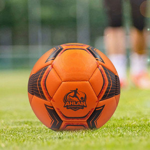Balón de Fútbol de Diseño Superior para Deportes al Aire Libre, Uso en Entrenamientos, Tamaño Personalizado, Material Duradero, Precio Económico, Venta en Línea - Product Image 2