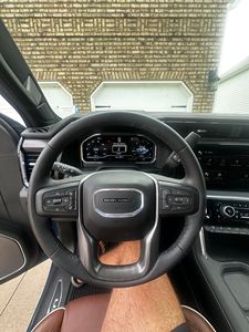 2025 G M C Sierra 2500HD Denali 4x4 Turbodiesel V8, Downpour Metallic, sistema de audio de puerta trasera de KICKER, sin modificar - Product Image 6