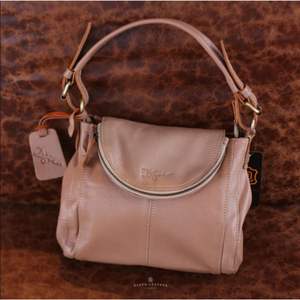Handcrafted Full-Grain Leather <b>Crossbody</b> & Shoulder <b>Bag</b> Timeless Artisan Flap <b>Bag</b> Timeless Designer <b>Bag</b> From Indonesia - Product Image 3