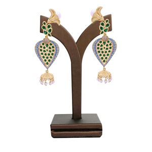 Boucles d'oreilles modernes tendance plaquées or AD Bijoux de mariage artificiels de luxe élégants Vendeur en laiton personnalisé certifié - Product Image 1