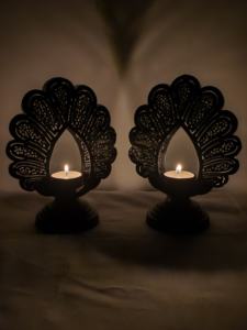 Le support de lampe à thé d'inspiration antique ajoute une lueur vintage au salon, à la chambre à coucher ou à l'espace de méditation - Product Image 2