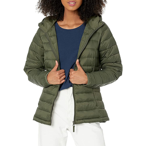 Vestes matelassées élégantes pour femmes au design uni Vestes matelassées légères d'hiver de qualité supérieure 2024 Veste matelassée élégante pour femmes - Product Image 1