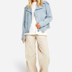 Light Washed Denim Jacket with Stretch Material for <b>Men</b> Women Casual Slim Fit Fashion Outerwear Denim Coat Wholesale Supplier - Product Image 4