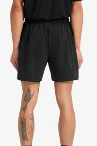 Short athlétique noir minimaliste pour un confort quotidien et des performances avec taille élastique et poches latérales pour plus de commodité - Product Image 3