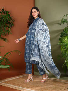 Ensemble Kurta Pantalon Dupatta pour Femmes en Coton à Imprimé Géométrique, Chemise à Col, Manches Trois Quarts, Longueur Cheville, Bleu, Vente en Gros - Product Image 5