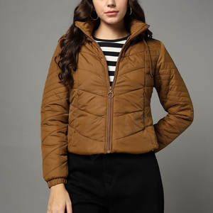 Chaqueta Acolchada de Alta Calidad para Mujer, Estilo Nuevo, Personalizada de Fábrica, Impermeable, con Cierre de Cremallera, para Invierno y Actividades al Aire Libre - Product Image 1