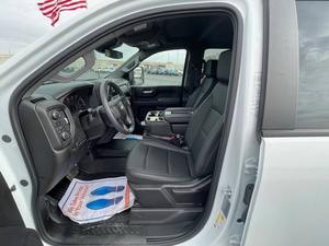 Chevrolet Silverado 3500HD WT 2024 Usada en Buen Estado - Product Image 5