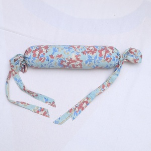 Coussin imprimé bloc de main avec fleur imprimé coton biologique belle conception d'impression de bloc de main indienne ethnique pour la décoration intérieure - Product Image 2