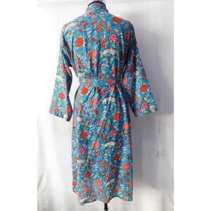 Peignoir de style kimono en coton pour femmes Vêtements de nuit confortables pour les événements de mariée à la plage d'été et la détente à la maison - Product Image 3