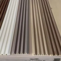 Panneau de revêtement de tube carré WPC de haute qualité élégant moderne pour panneaux muraux intérieurs géométrique étanche pour salon
