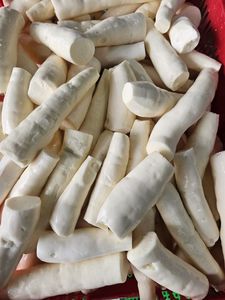 Yuca natural congelada IQF de Vietnam pelada y cortada, embalaje higiénico, ideal para minoristas globales y empresas de servicios de alimentos - Product Image 2