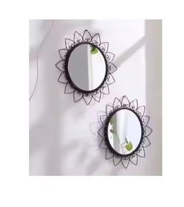 Espejo de pared de metal de calidad de diseño moderno espejo decorativo hecho a mano con forma personalizable al por mayor exportado por diseñador - Product Image 2