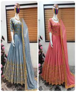 Vestido Largo Exclusivo de Diseñador en Algodón y Seda, Venta al Por Mayor a Bajo Precio, Fabricación de Prendas Étnicas de Surat, Gujarat, Alphanumero - Product Image 5