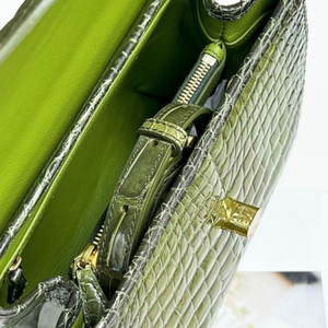 กระเป๋าหนังแท้ลายจระเข้คลาสสิกแบบใหม่ น้ำหนักเบา สำหรับผู้หญิง สายสะพายปรับได้ มีซิป เหมาะสำหรับการเดินทาง ราคาสุดฮอต - Product Image 5