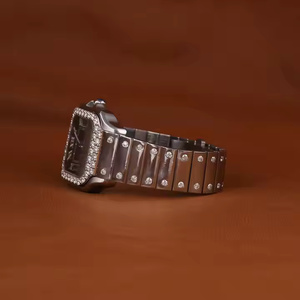 Lujoso reloj con bisel de diamantes de corte redondo de moissanita con esfera negra, número romano, pantalla de fecha, caja de acero inoxidable para hombres y mujeres - Product Image 3