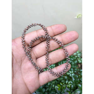 เพชรทรงหยดน้ำสีแดงธรรมชาติ ขนาด 2.5-4 มม. แบบเจียระไนเหลี่ยมเพชรพลอย - Product Image 1