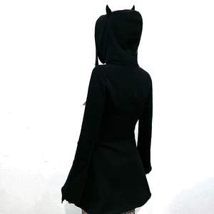 Nouvel arrivage de sweats à capuche pour femmes chauve-souris couleur unie 100% coton Logo personnalisé couleur noire haute rue femmes chauve-souris à capuche - Product Image 3