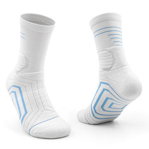 Chaussettes de sport rembourrées pour mi-hauteur avec soutien de la voûte plantaire et logo personnalisé pour basket-ball volley-ball pour hommes et femmes - Product Image 2