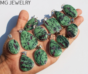 Rubis Zoisite Gemstone Bezel Pendentifs En Gros Naturel Rubis Zoisite Cristal Argent Plaqué Pendentifs Bijoux De Mode - Product Image 3