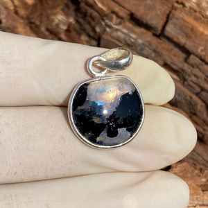 Pendentif délicat en pierre de lune naturelle, fait main, en argent sterling 925, bijou élégant et unique, cadeau pour femmes et hommes - Product Image 1