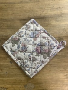 Proteja sus manos con estilo Durable y elegante Pot Holders Seguro para todas sus necesidades de cocina - Product Image 2