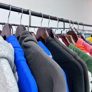 Sudaderas con capucha de algodón unisex: sudaderas elegantes y cómodas para hombres y mujeres, perfectas para ropa informal y atuendos cotidianos - Product Image 3