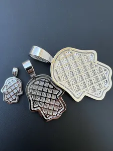 Pendentif main Hamsa MOISSANITE en argent sterling 925 finition glacée - Product Image 3