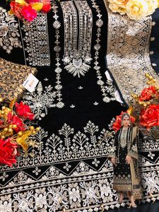 Qunoot Closet - Salwar Kameez de Terciopelo con Bordado Étnico Moderno para Mujer, Ropa India de Invierno, Traje Formal Elegante con Jacquard - Product Image 2