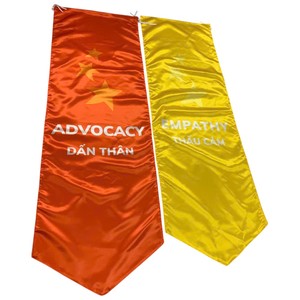 Drapeau en forme de goutte d'eau en satin SSG GROUP, mât en aluminium, impression numérique, bannière promotionnelle durable - Product Image 5