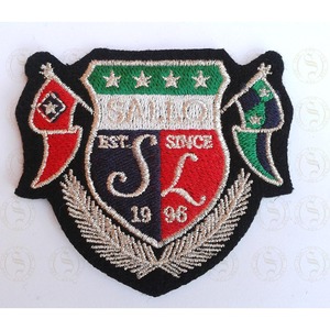 Insignes et patchs de broderie faits à la main personnalisés Marque de vêtements de mode Style à coudre avec décoration de perles - Product Image 3