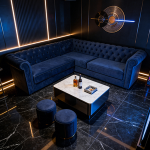 Divano a <span class=keywords><strong>L</strong></span> di Lusso in Velluto con Schienale Trapuntato e Tavolino in Marmo per KTV, Nightclub, Bar, Lounge e Sale VIP - Product Image 1