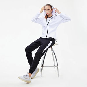 Chándal Crop Tops Sudaderas Mujer Sweatsuit y Jogger Set Mujer Chándales Fitness Gym Set - Product Image 1