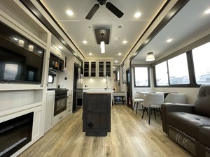 Nueva Caravana F-o-r-e-s-t R-i-v-e-r Sabre 32G-K-S 2026 en Venta - Product Image 4