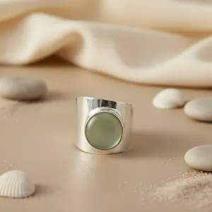 Bague en argent 925 avec pierre précieuse verte, bijoux fins géométriques pour femmes, plaqué rhodium, pierre taillée en platine - Product Image 1