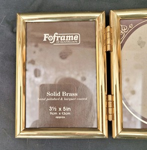Cadre photo élégant à 3 volets en or, porte-photo décoratif élégant, présentoir de table pour bureau à domicile, cadeau de mariage - Product Image 2