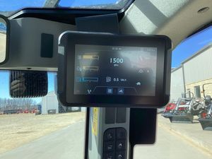 Nouvelle Chargeuse Compacte sur Chenilles JCB 215T 2026 avec Pack AGRI, Ventilateur de Recul, Conduite Fluide, Flèche à Haut Débit, Hydraulique Parker Haute Efficacité - Product Image 2