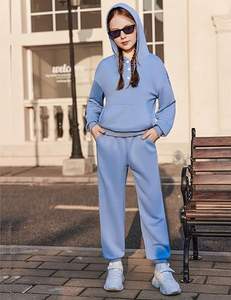 Ensemble de jogging léger et respirant, sweat-shirt et pantalon unis, tissu doux pour le corps, confort tout au long de la journée, couleurs et motifs personnalisés - Product Image 1