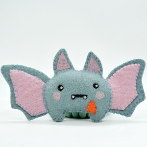 Juguete de murciélago de fieltro de lana hecho a mano, adorno de Halloween de felpa suave, accesorio decorativo de cumpleaños para niños, regalo sin relleno - Product Image 5