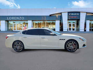 Maserati Quattroporte S GranLusso RWD 2021, Sedán Elegante en Venta - Product Image 6