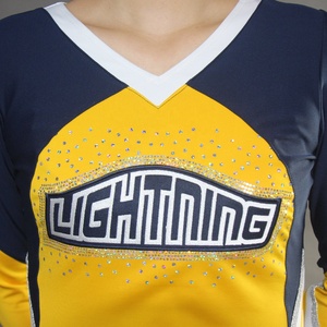 Tenues de cheerleading personnalisées pour les jeunes et les adultes, femmes, vêtements de sport 100% polyester, prix d'usine - Product Image 3