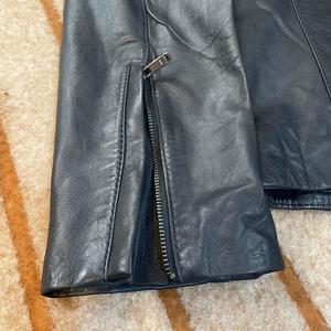 Veste en cuir véritable pour femme avec motif solide à fermeture éclair logo tissé pour la saison de printemps ou d'hiver - Product Image 5