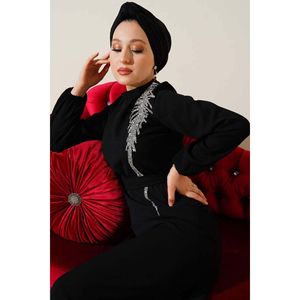 Robe Ceinturée à Col de Pierre Noir - Product Image 4